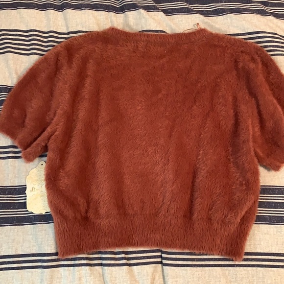 Altar’d state Fuzzy short sleeve shirt - Picture 4 of 4